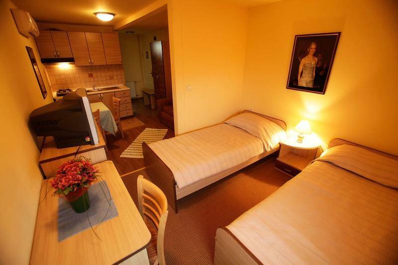 The Movie Resort Aparthotel Tribalj Extérieur photo