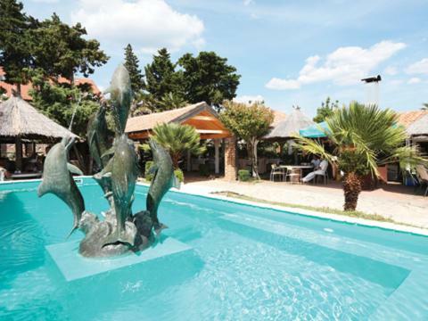 The Movie Resort Aparthotel Tribalj Extérieur photo